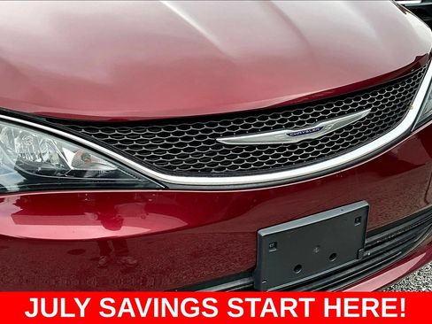 Used 2020 Chrysler Voyager LX FWD image 41