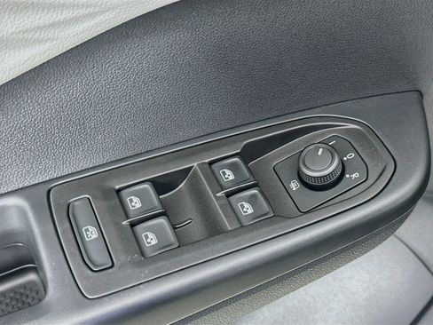Used 2024 Volkswagen Taos S AWD/4WD image 17