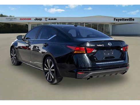 Used 2022 Nissan Altima 2.5 SR image 5