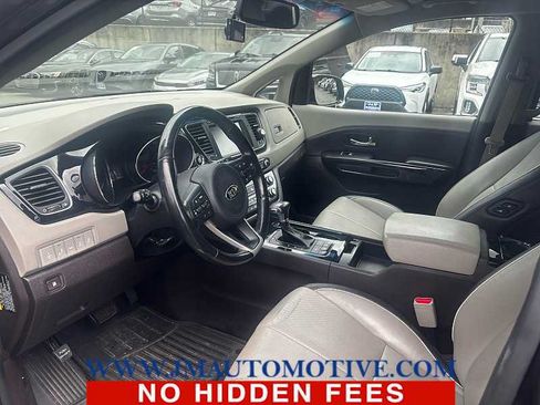 Used 2018 Kia Sedona SX Limited w/ SX Limited Prestige Package FWD image 2