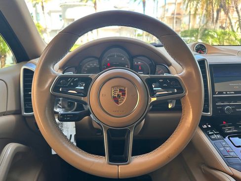 Used 2015 Porsche Cayenne Diesel AWD/4WD image 15