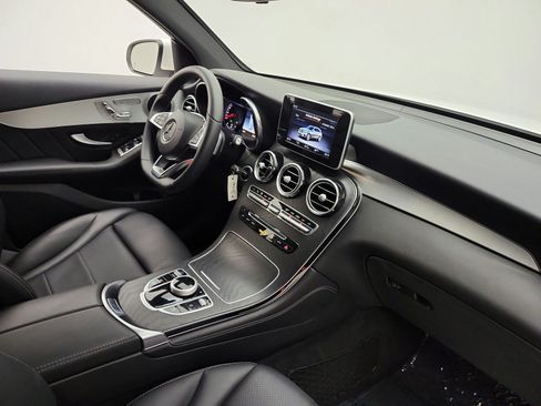 Used 2019 Mercedes-Benz GLC 300 image 17