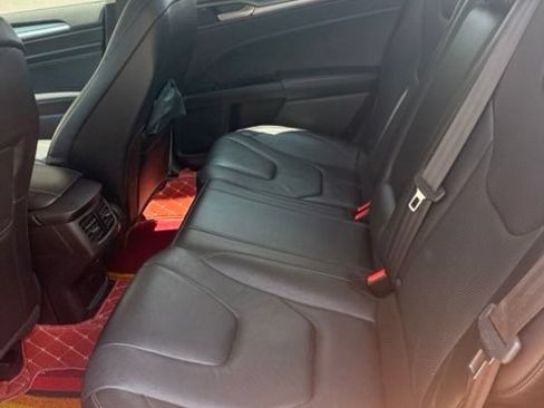 Used 2016 Ford Fusion Titanium FWD image 21