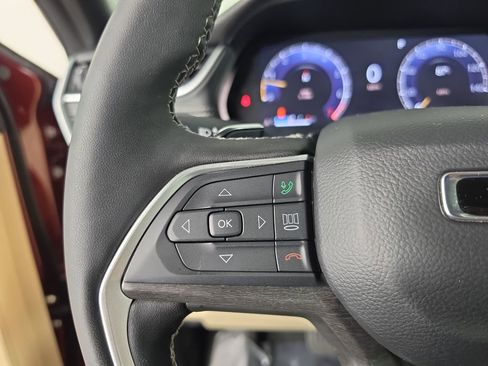 Used 2025 Jeep Grand Cherokee Limited w/ Black Appearance Package RWD image 13
