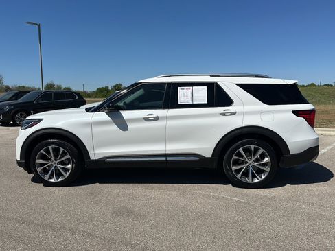 Used 2025 Ford Explorer Platinum w/ Ultimate Package image 5