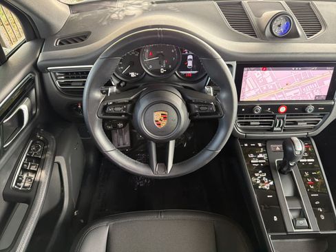 Certified 2023 Porsche Macan AWD/4WD image 15