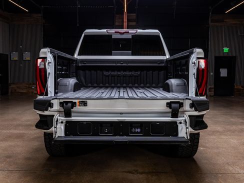 Used 2024 GMC Sierra 3500 Denali Ultimate AWD/4WD image 7