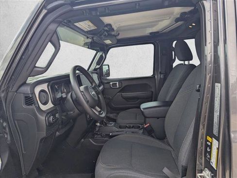 Used 2024 Jeep Gladiator Sport image 13