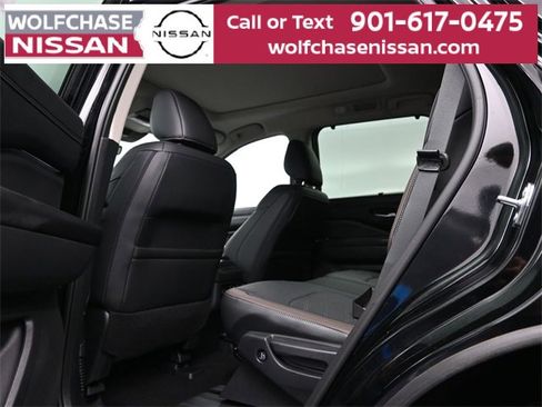 Used 2025 Nissan Pathfinder Platinum w/ Cargo Package image 15