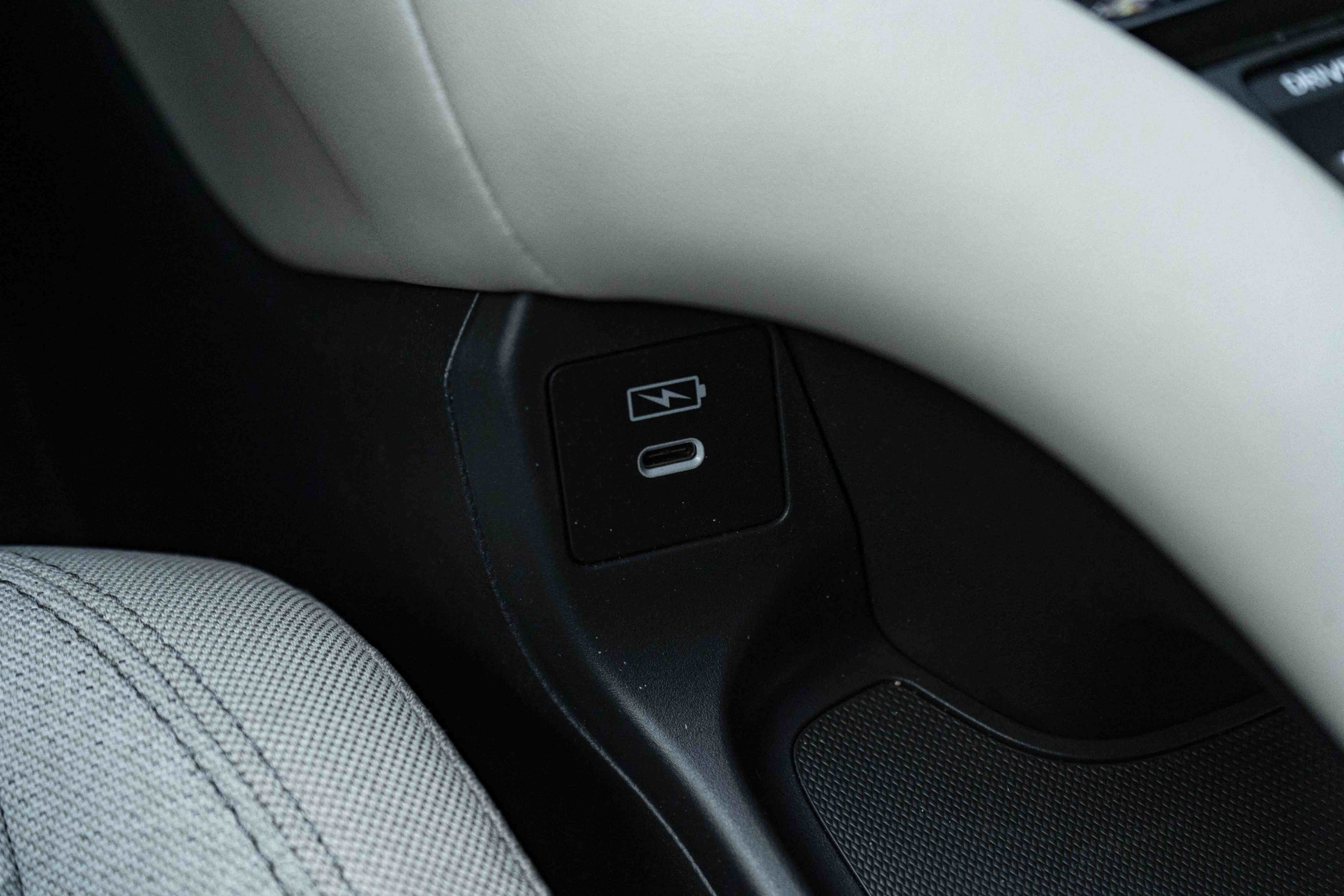 Used 2027 Honda HR-V LX image 29