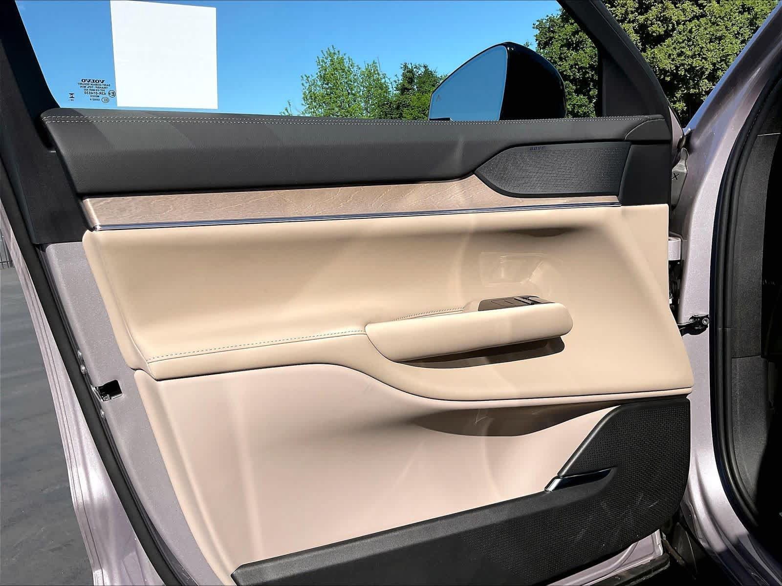 New 2026 Volvo EX90 Plus RWD image 24