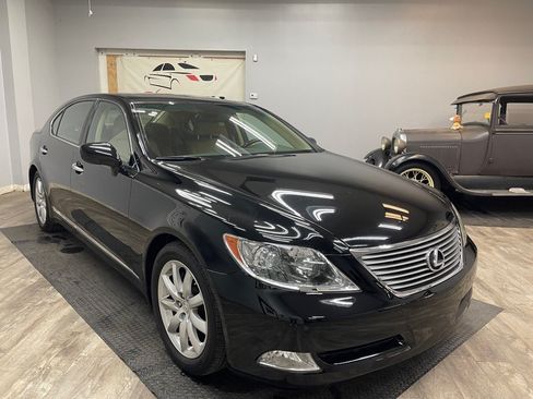 Used 2009 Lexus LS 460 L w/ Executive Class Seating Pkg RWD image 5