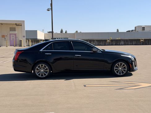 Used 2018 Cadillac CTS Luxury RWD image 5
