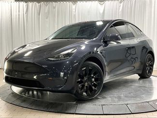 Used 2024 Tesla Model Y Long Range video 1