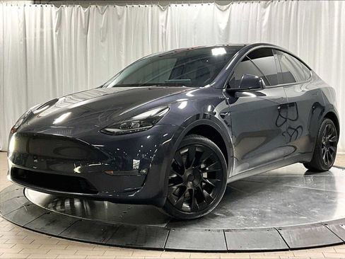 Used 2024 Tesla Model Y Long Range image 1