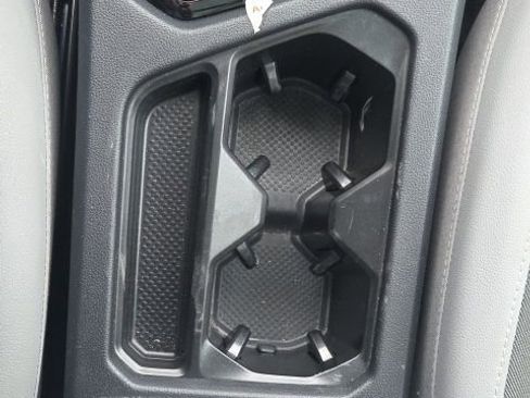 Used 2024 Volkswagen Taos SE image 38