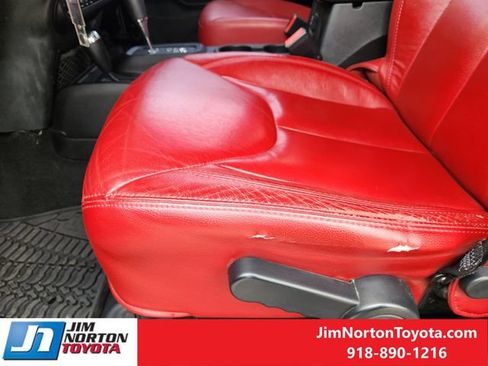 Used 2013 Jeep Wrangler Unlimited Rubicon AWD/4WD image 25