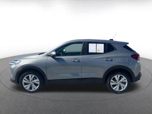 Used 2025 Buick Encore GX Preferred AWD/4WD image 8