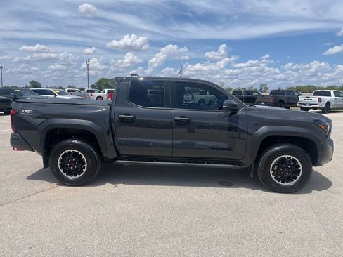 Used 2024 Toyota Tacoma TRD Off-Road w/ TRD Off Road Upgrade Package AWD/4WD image 7