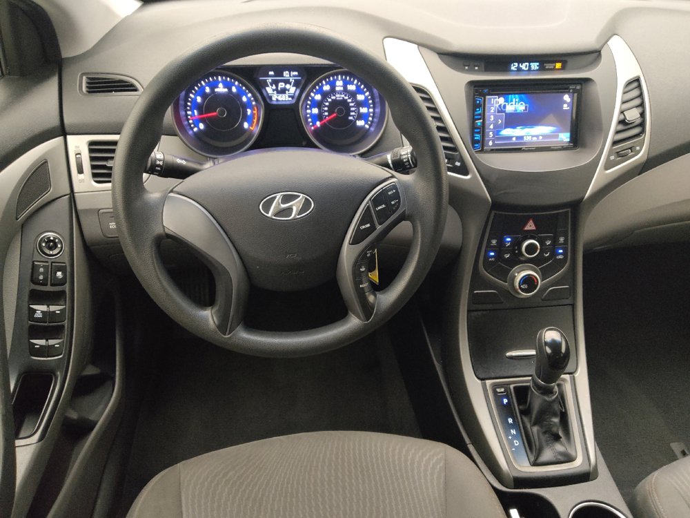 Used 2015 Hyundai Elantra SE FWD image 22