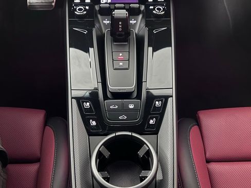 Certified 2025 Porsche 911 Carrera RWD image 28