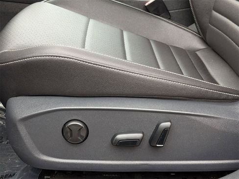 Used 2024 Volkswagen Jetta SE image 14