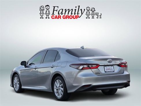 Used 2023 Toyota Camry LE image 3