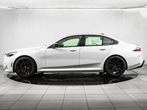 New 2026 BMW M5 w/ Executive Package image 12