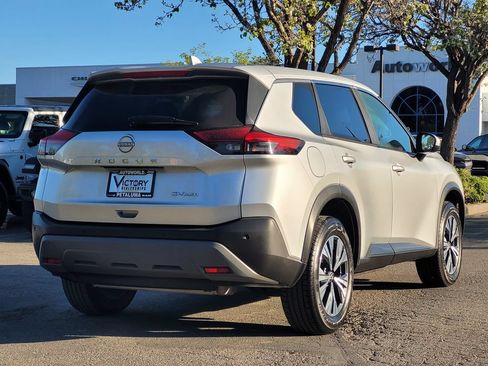 Used 2023 Nissan Rogue SV AWD/4WD image 4