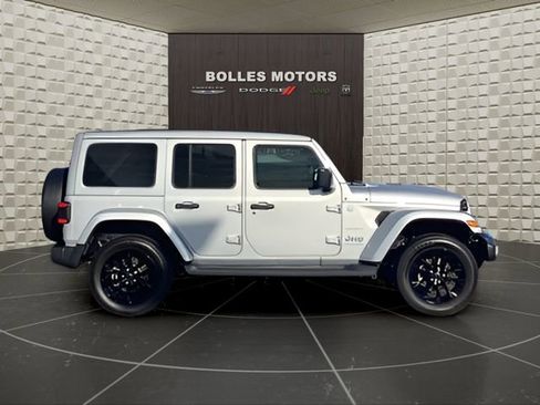 Used 2024 Jeep Wrangler Unlimited Sahara w/ Technology Group image 3