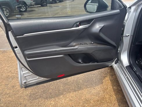 Used 2024 Toyota Camry SE FWD image 17