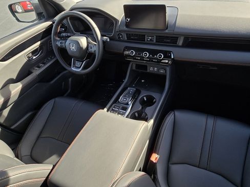 New 2025 Honda Pilot TrailSport image 25