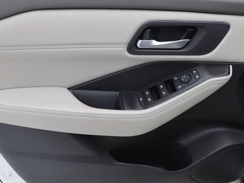 Used 2023 Nissan Rogue SV w/ SV Premium B Package image 15