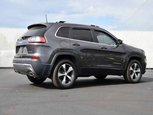 Used 2019 Jeep Cherokee Limited AWD/4WD image 7