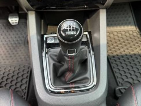 Used 2017 Volkswagen Jetta GLI FWD image 31