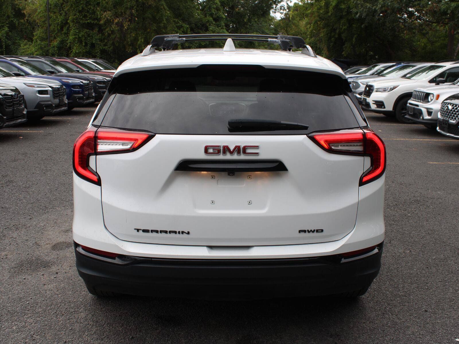 Used 2024 GMC Terrain SLT w/ Elevation Edition AWD/4WD image 6