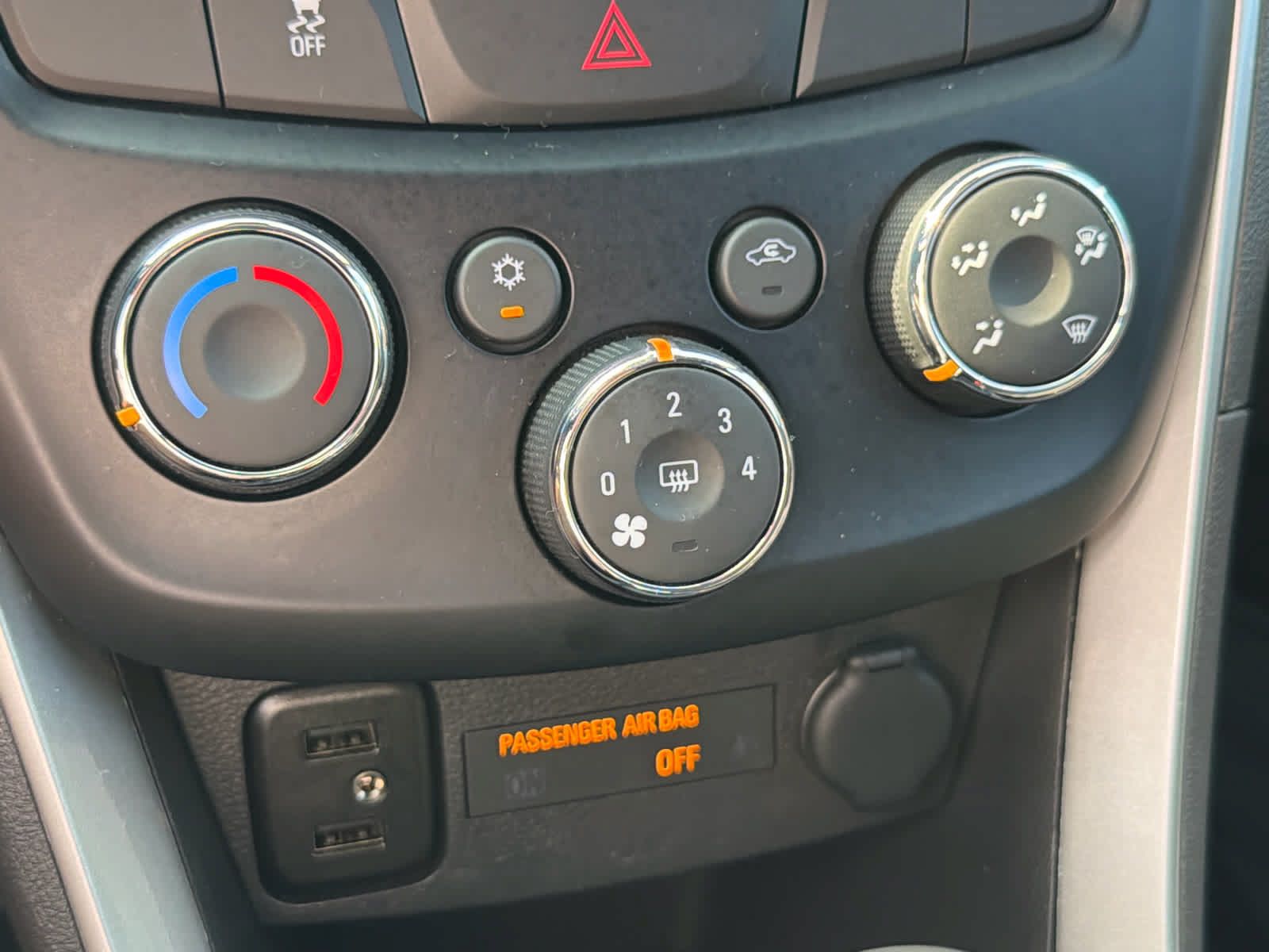 Certified 2018 Chevrolet Trax LT w/ LT Convenience Package FWD image 17