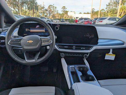 New 2026 Chevrolet Equinox EV LT image 10