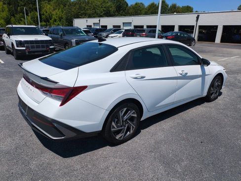 Used 2025 Hyundai Elantra Sport FWD image 7
