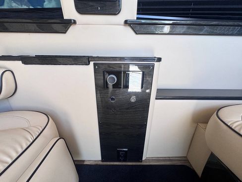 Used 2023 Mercedes-Benz Sprinter 3500 image 63