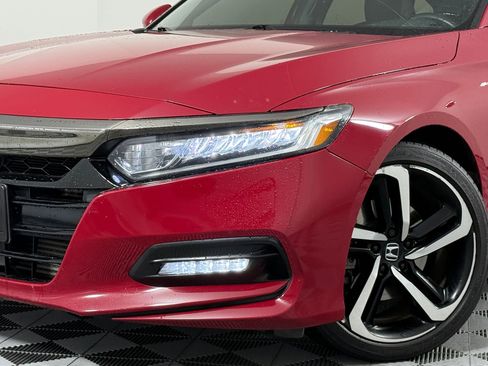 Used 2018 Honda Accord Sport image 11