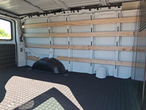 Used 2025 GMC Savana 2500 w/ Driver Convenience Package RWD image 18