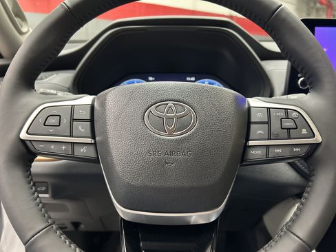 Used 2026 Toyota Grand Highlander FWD image 18