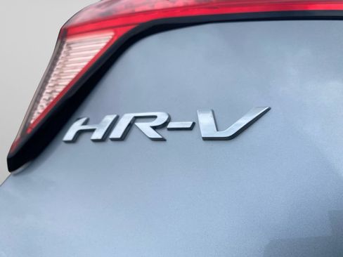 Used 2018 Honda HR-V EX image 17
