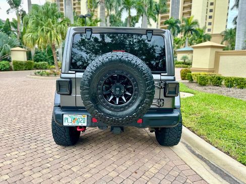 Used 2018 Jeep Wrangler Unlimited Rubicon image 6