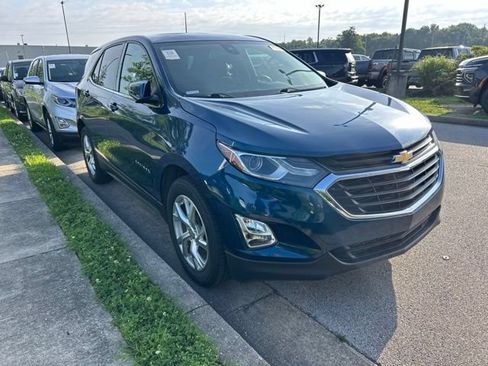 Used 2020 Chevrolet Equinox LT FWD image 2