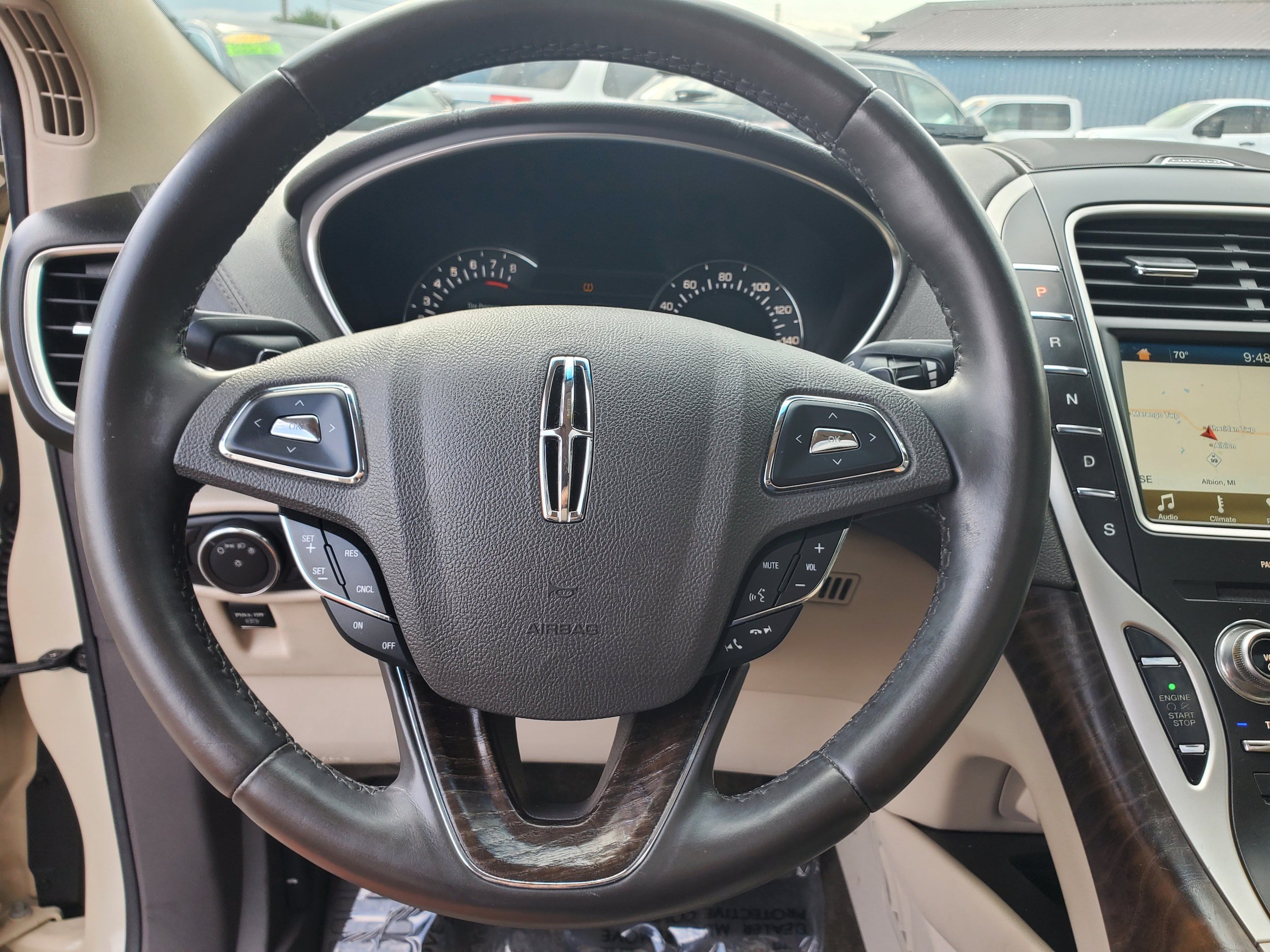 Used 2016 Lincoln MKX Reserve w/ Technology Package FWD image 16