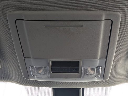 Used 2017 Ford Explorer Platinum image 25