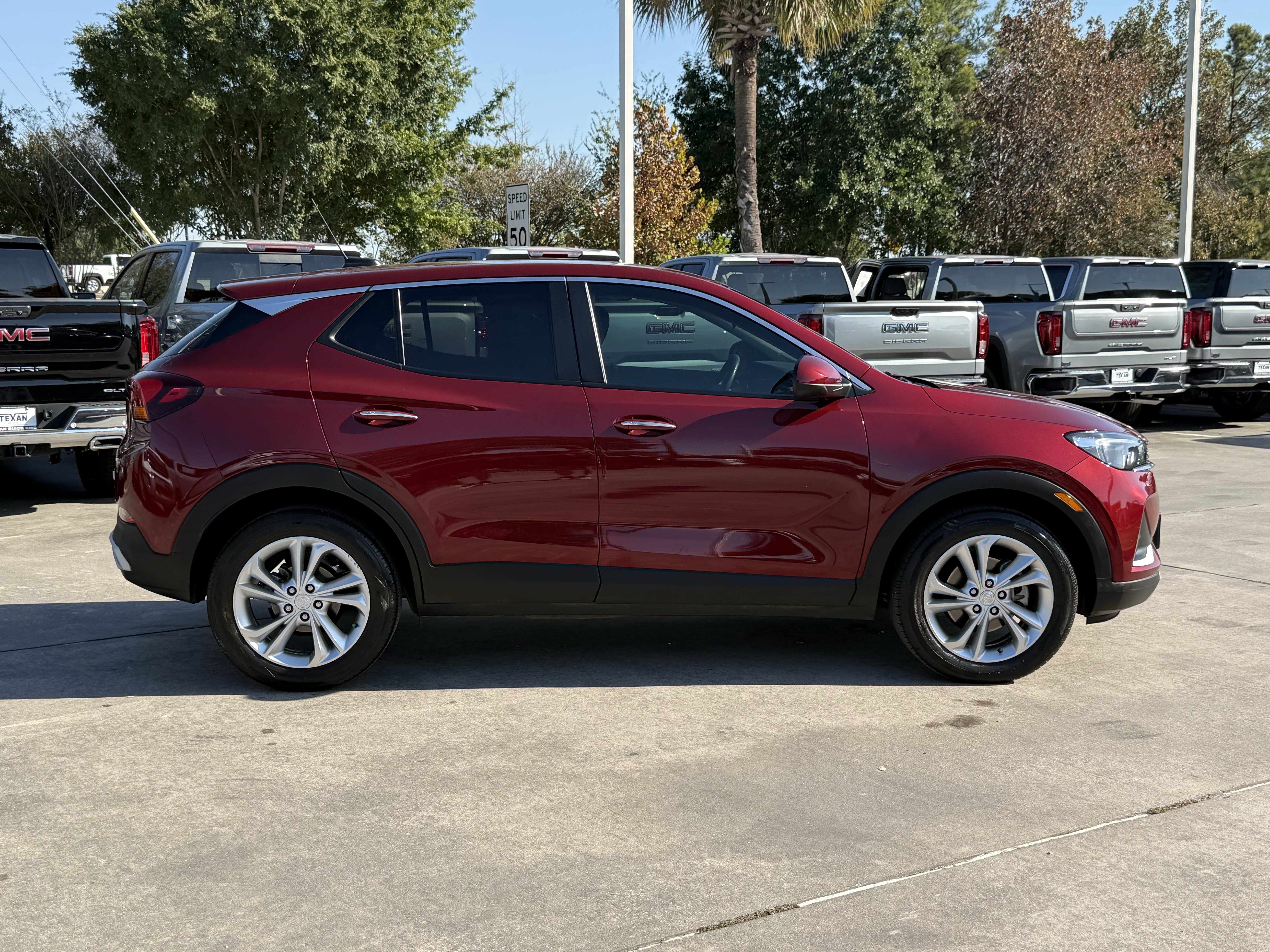 Used 2023 Buick Encore GX Preferred FWD image 3