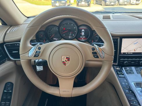 Used 2012 Porsche Panamera 4 image 10